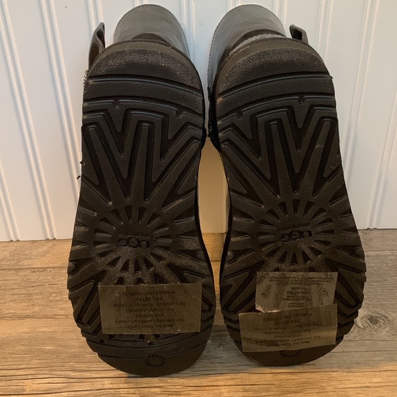 UGG Australia Mini Bailey Bow
Crystal Diamond Boot - Picture 7 of 9